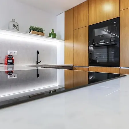 Outstanding Santos Spacious 2 Bedroom W Ac * Lisbona
