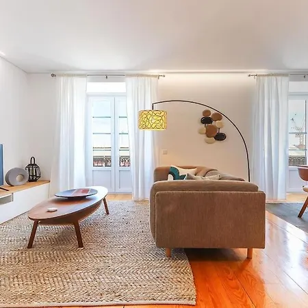 Outstanding Santos Spacious 2 Bedroom W Ac Lisbona
