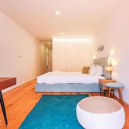 Outstanding Santos Spacious 2 Bedroom W Ac Appartamento Lisbona