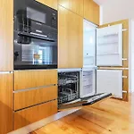 Outstanding Santos Spacious 2 Bedroom W Ac Lägenhet Lisboa