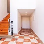 Апартаменты Outstanding Santos Spacious 2 Bedroom W Ac *