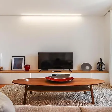 Apartment Outstanding Santos Spacious 2 Bedroom W Ac Lisbon
